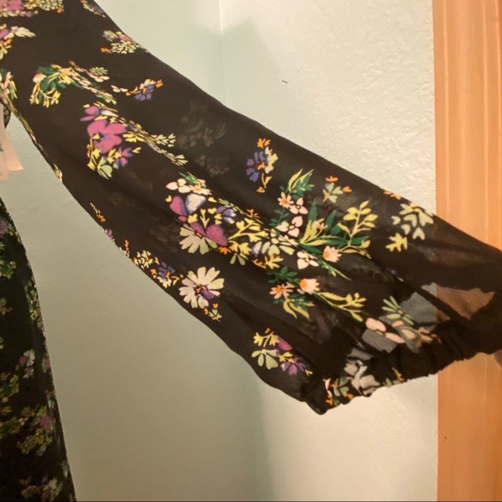 Q&A Los Angeles "Glitz & Glam Black Floral Midi - Picture 6 of 16